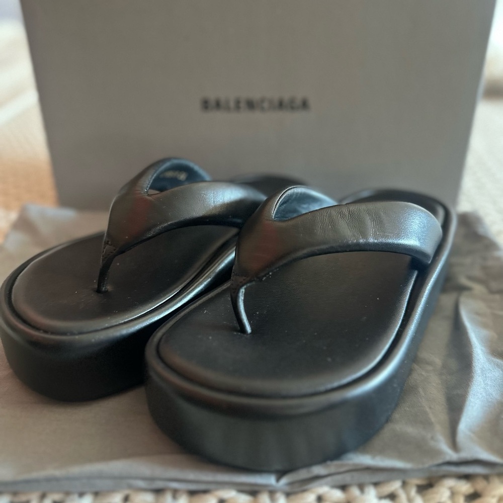Balenciaga leather slide sandals 🔥🔥 - Picture 7 of 8